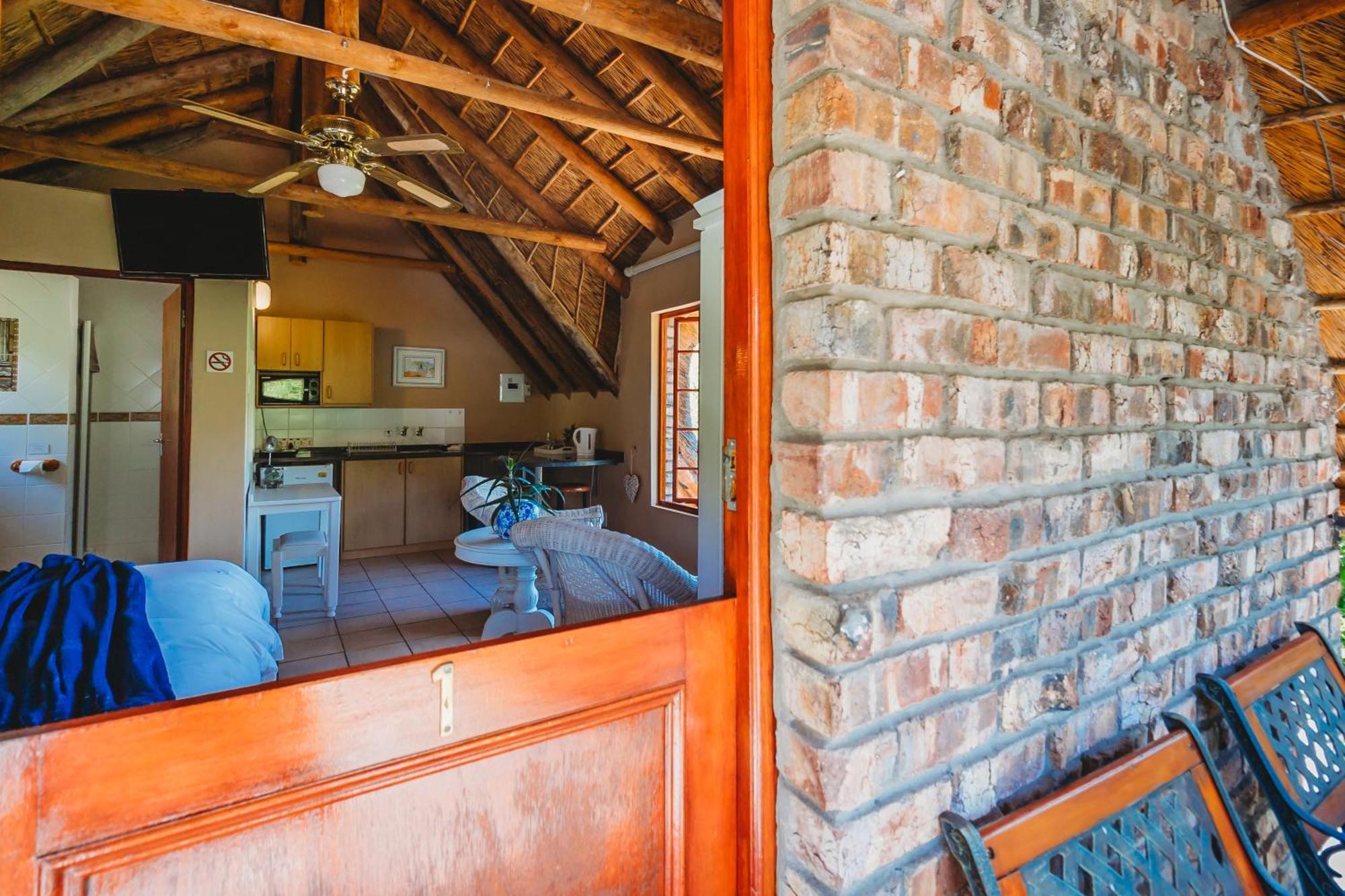 De Poort Country Lodge Oudtshoorn Oda fotoğraf