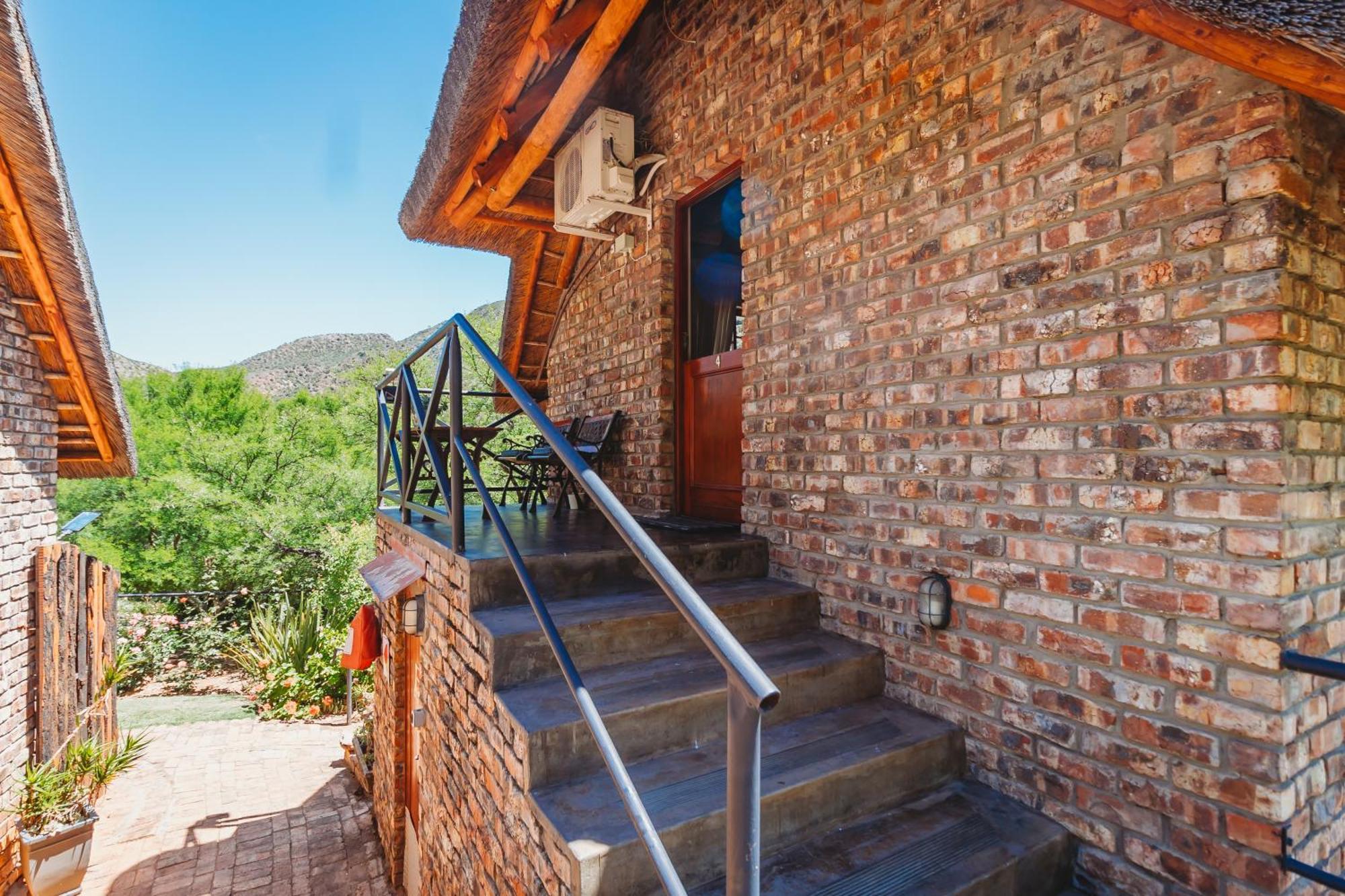 De Poort Country Lodge Oudtshoorn Oda fotoğraf