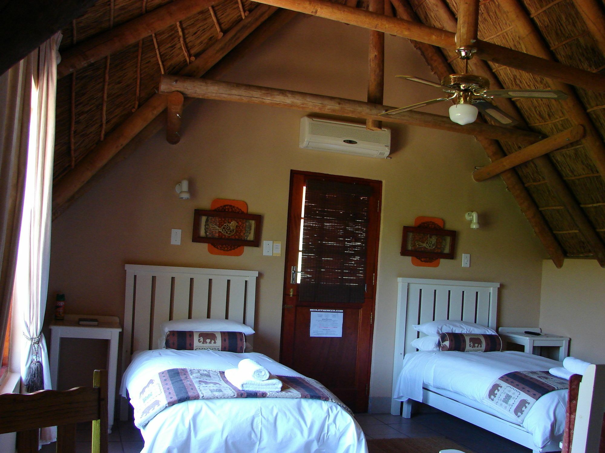 De Poort Country Lodge Oudtshoorn Dış mekan fotoğraf